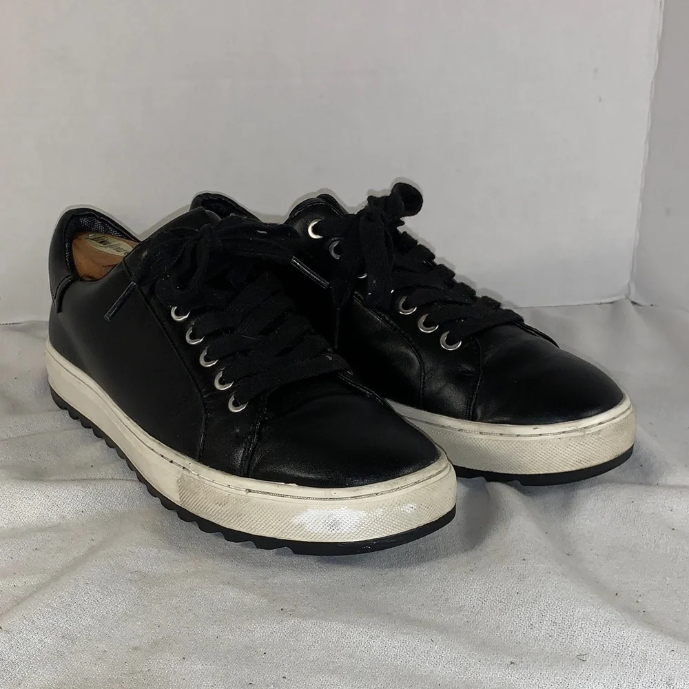 Karl Lagerfeld Mens Black Leather Low-Top Sneakers with White Sole
